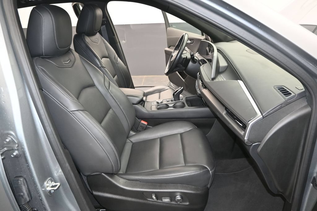 Used 2025 Cadillac XT4 Premium Luxury FWD image 24