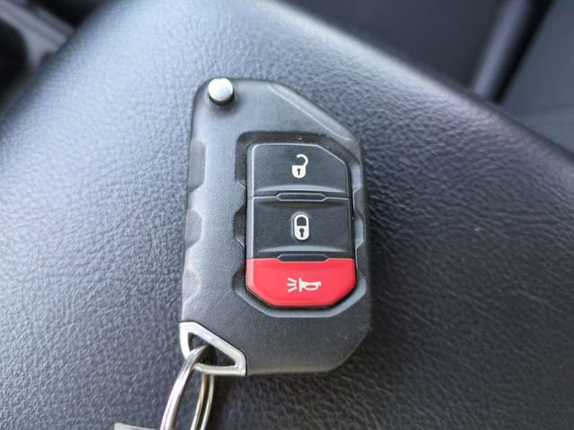 Used 2018 Jeep Wrangler Unlimited Sport S AWD/4WD image 32