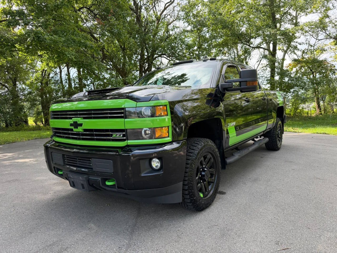 Used 2017 Chevrolet Silverado 2500 LTZ w/ Duramax Plus Package AWD/4WD image 91