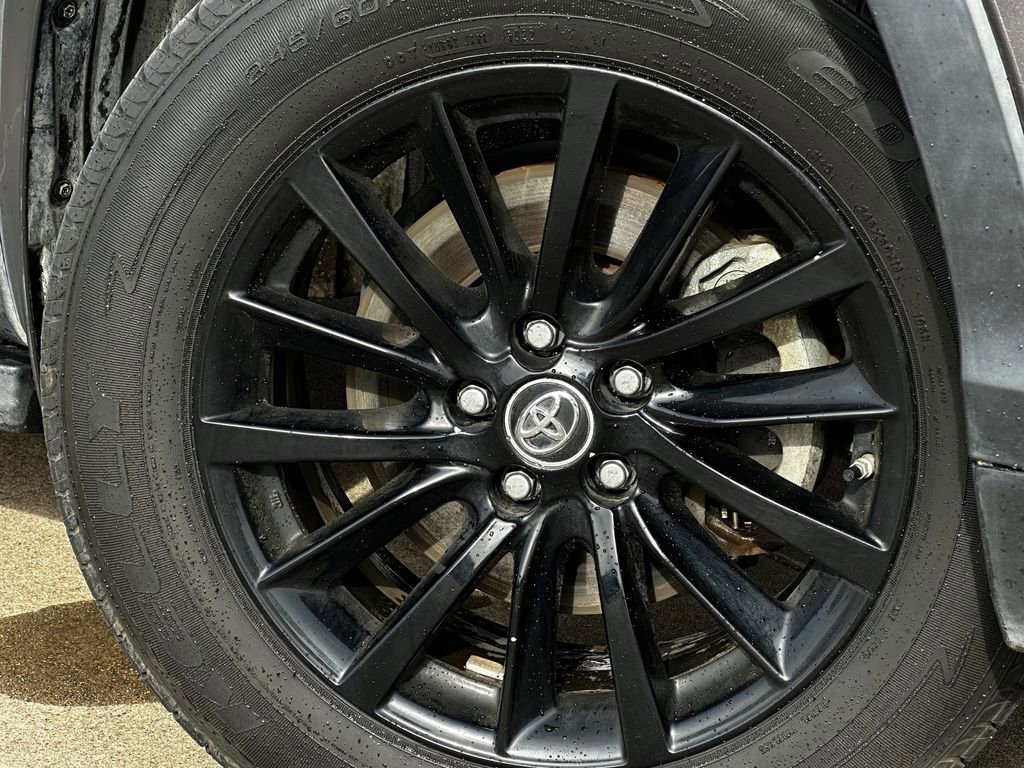 Used 2019 Toyota Highlander XLE image 11