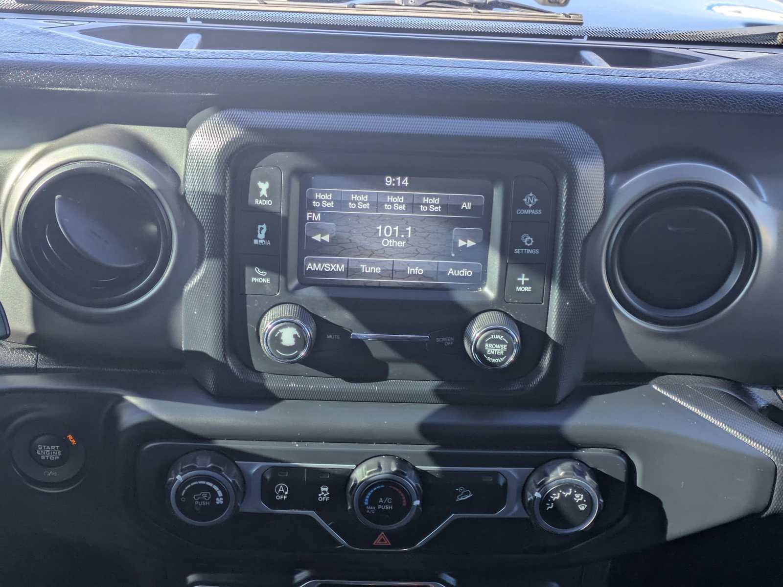 Used 2018 Jeep Wrangler Unlimited Sport image 26