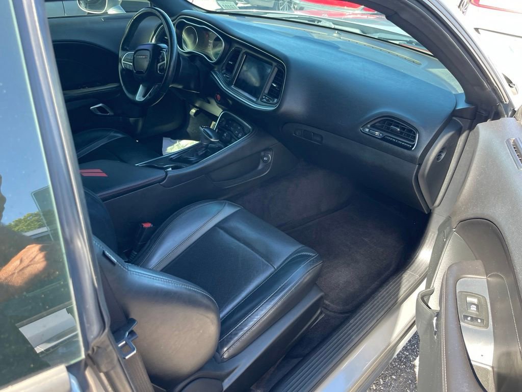 Used 2018 Dodge Challenger SXT Plus RWD image 6