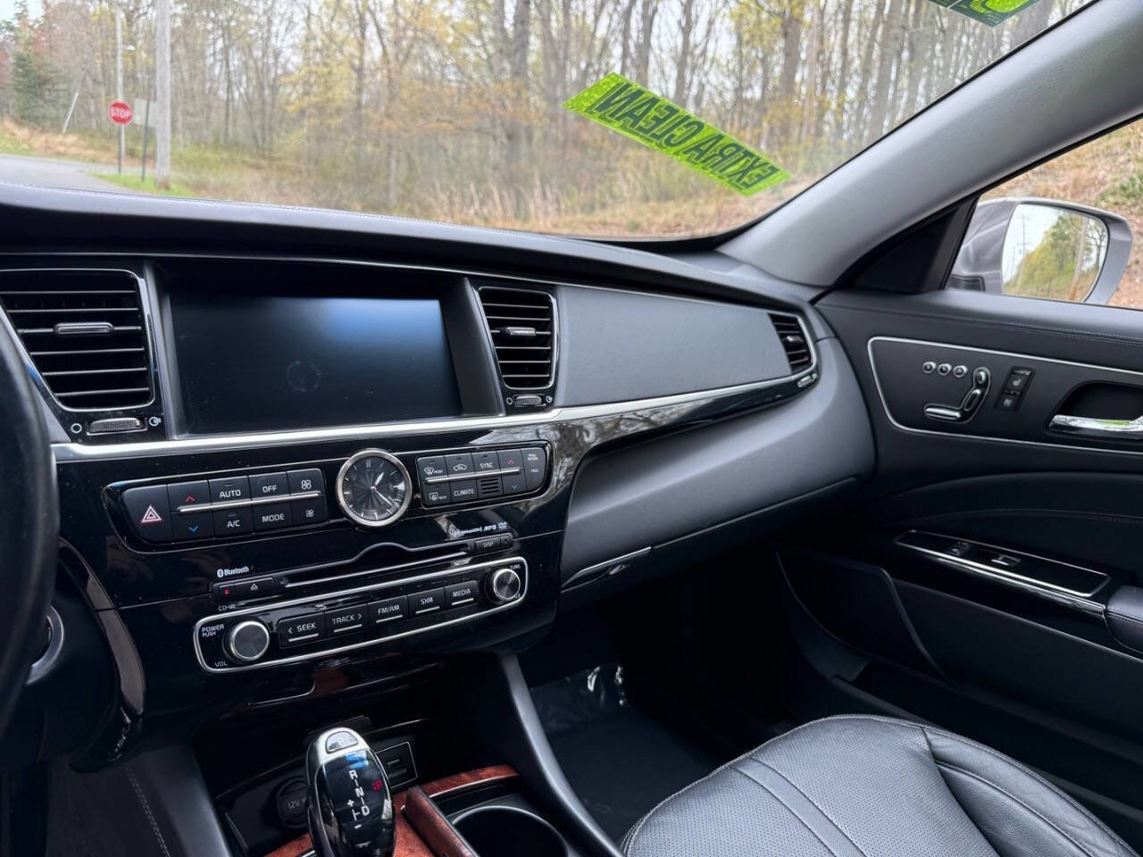 Used 2015 Kia K900 Premium w/ Interior Highline Package image 12