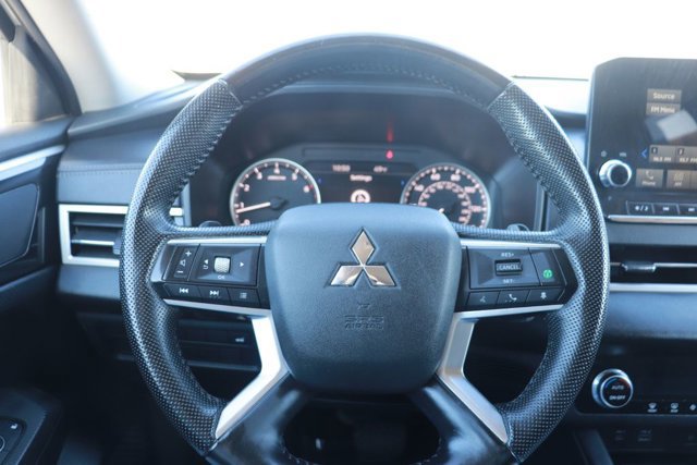 Used 2024 Mitsubishi Outlander SE image 23