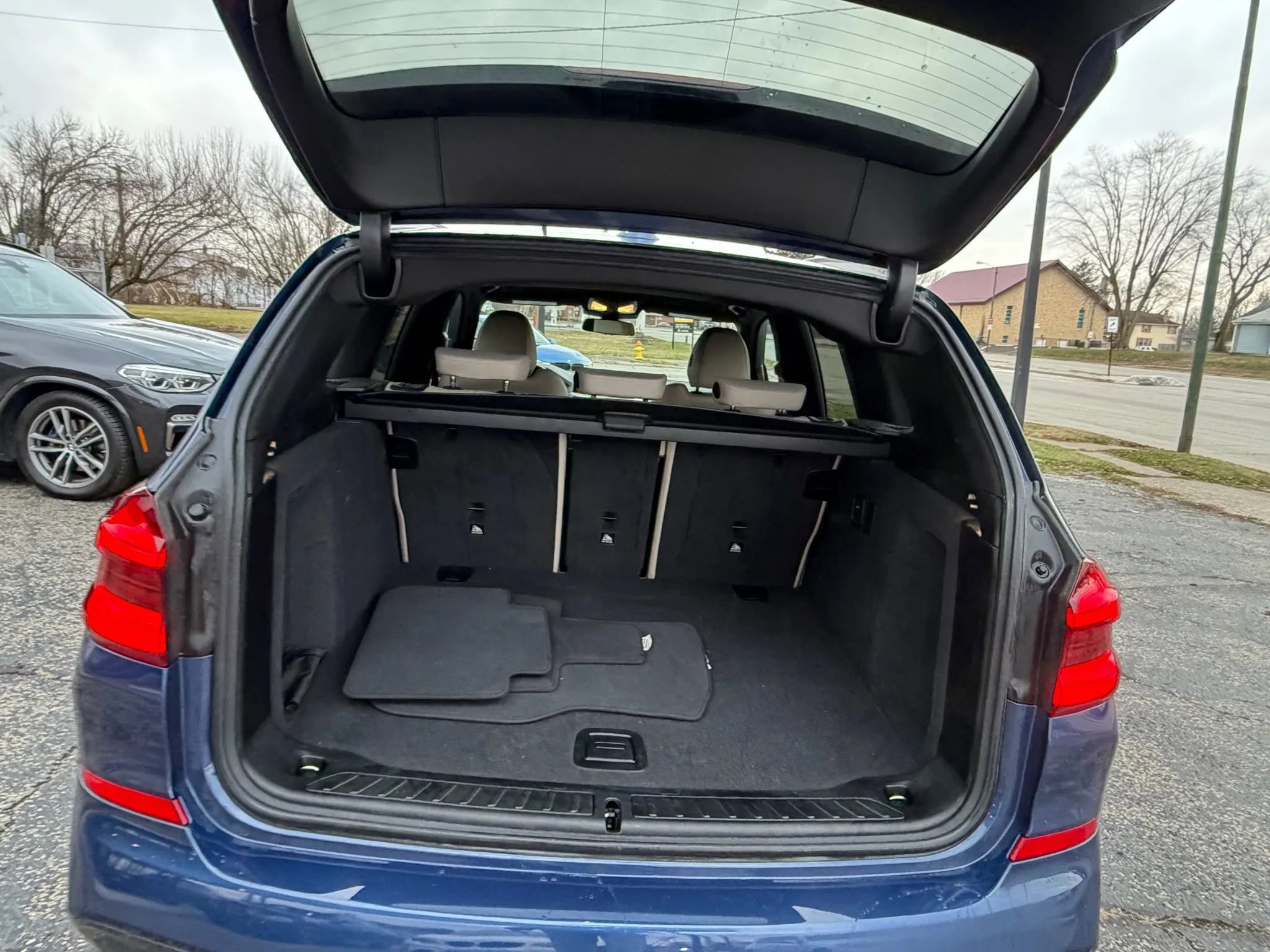 Used 2019 BMW X3 xDrive30i w/ Premium Package Essential image 8