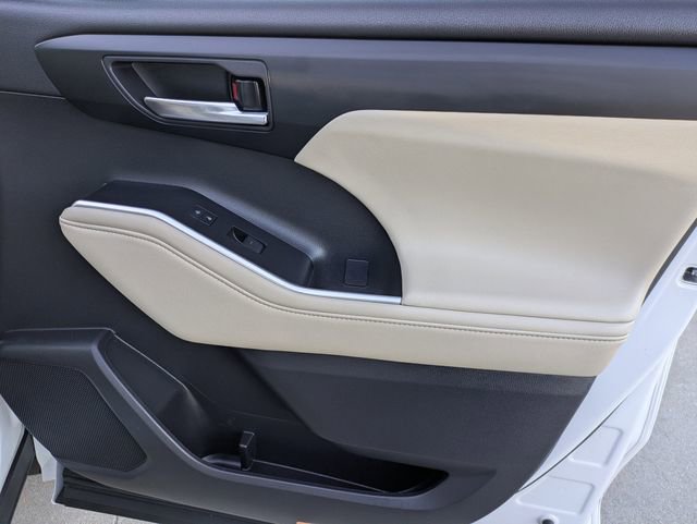 Used 2023 Toyota Highlander XLE image 36