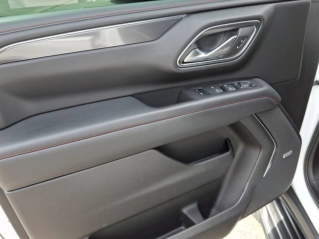 Used 2024 Chevrolet Suburban RST w/ Luxury Package AWD/4WD image 12