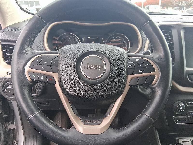 Used 2015 Jeep Cherokee Latitude w/ Cold Weather Group image 37