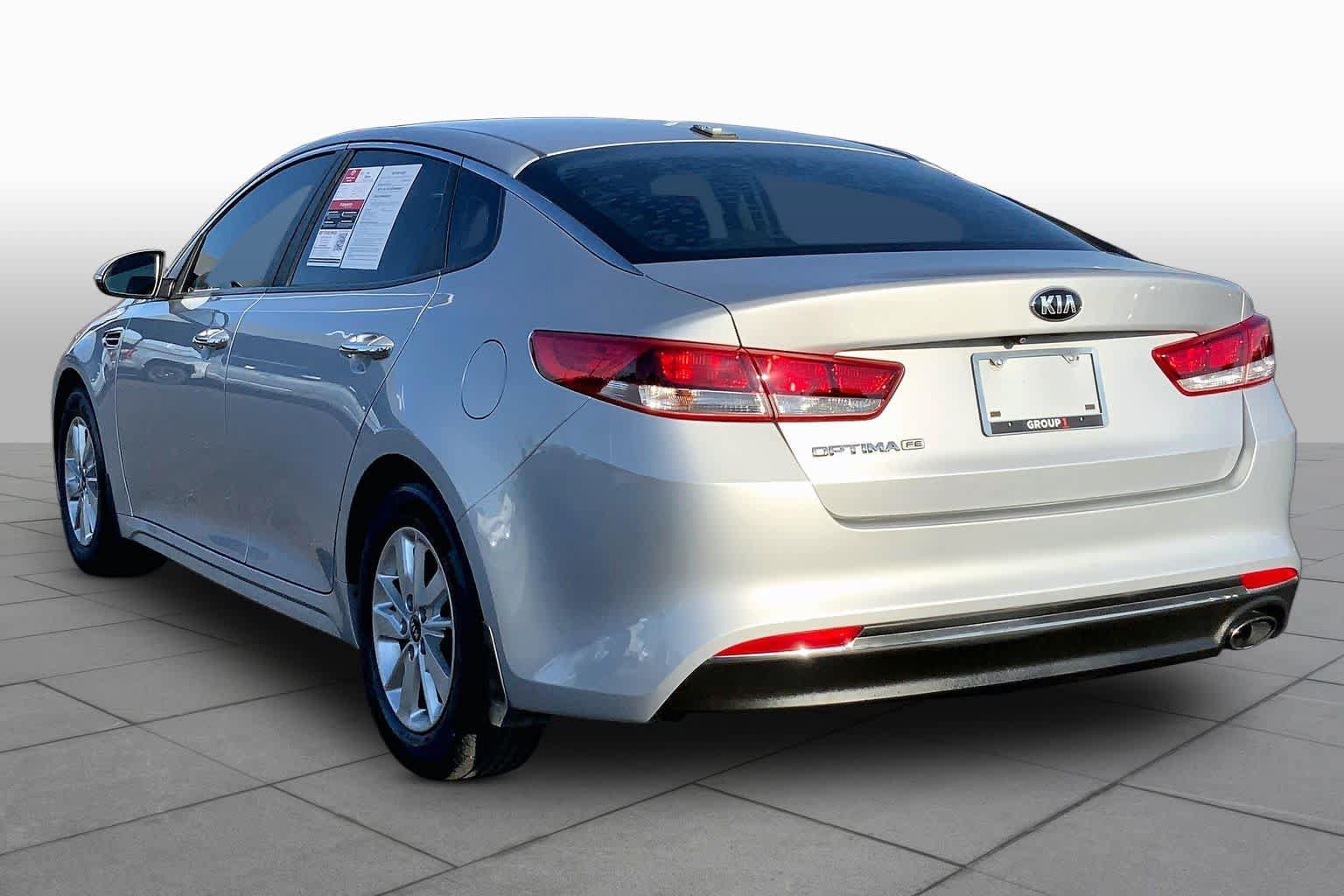 Used 2017 Kia Optima LX FWD image 12