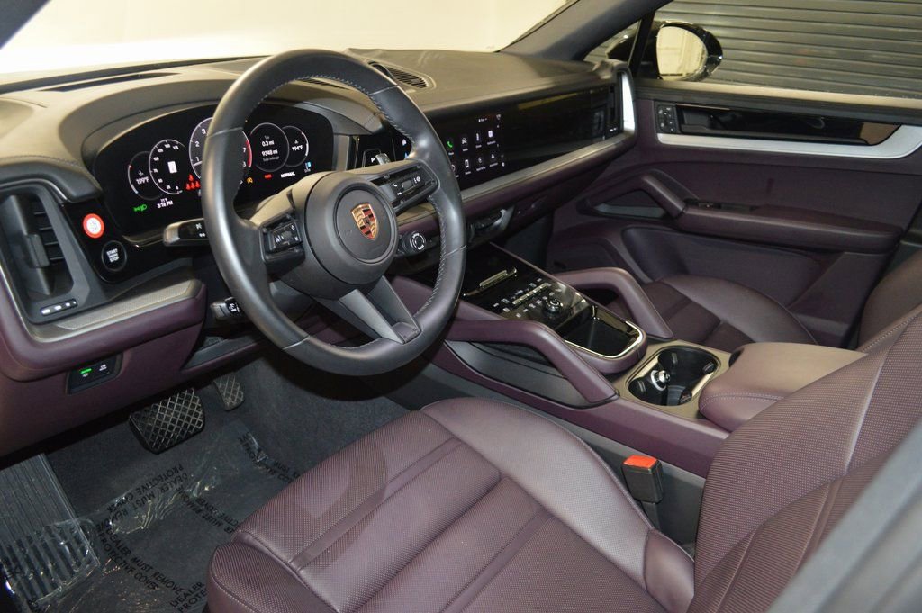 Certified 2025 Porsche Cayenne Coupe image 6