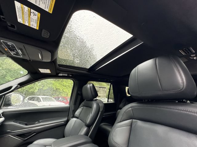 New 2027 Lincoln Navigator Reserve w/ Jet Appearance Package AWD/4WD image 22