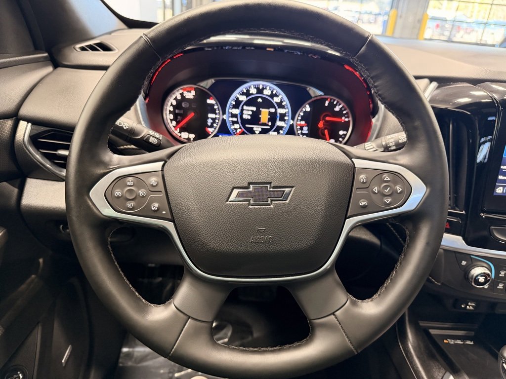 Used 2024 Chevrolet Traverse Premier image 36