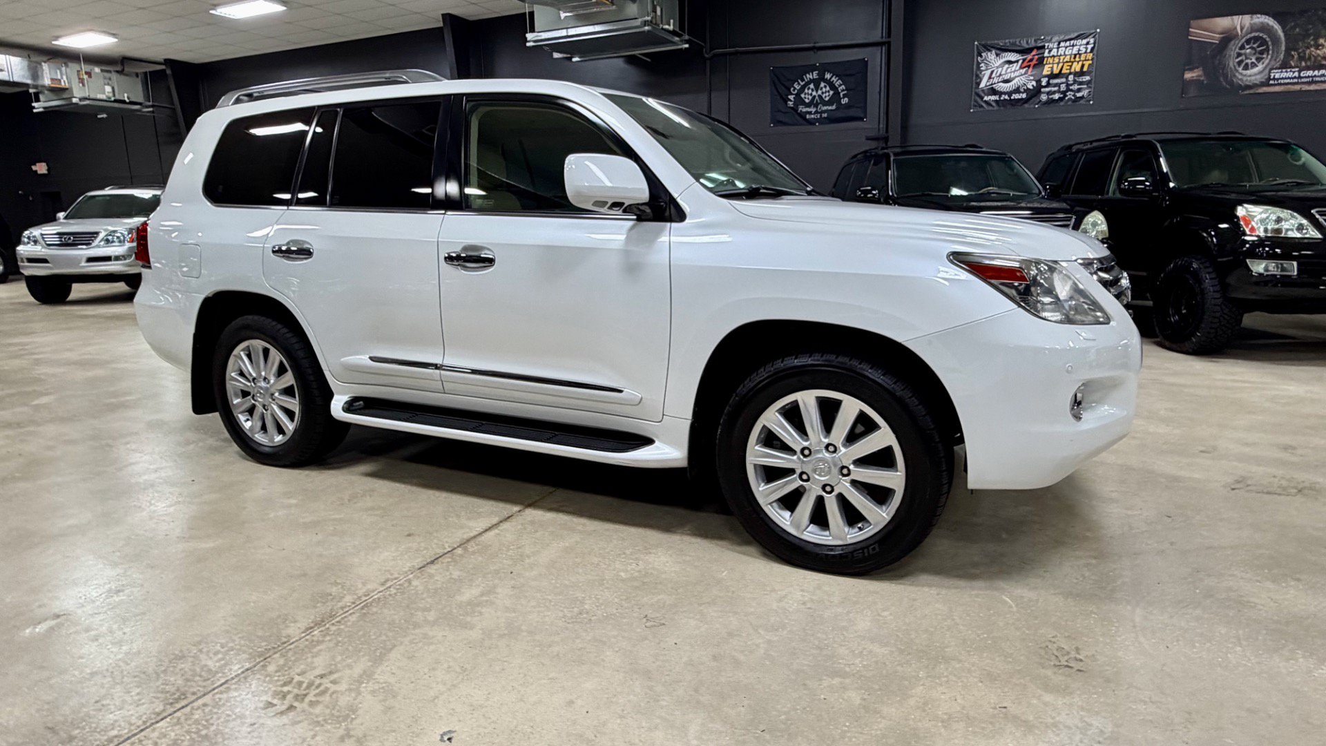 Used 2009 Lexus LX 570 4WD image 8