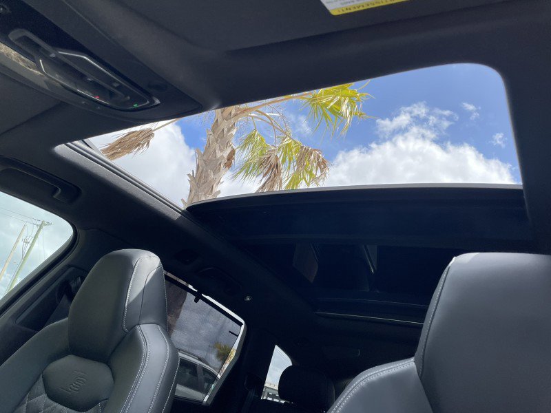 Used 2020 Audi SQ7 Prestige w/ Prestige Package AWD/4WD image 35