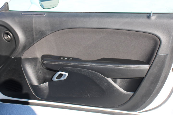 Used 2016 Dodge Challenger SXT image 15