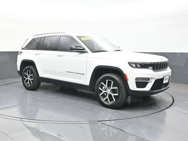 Used 2024 Jeep Grand Cherokee Limited w/ Trailer Tow Package AWD/4WD image 18