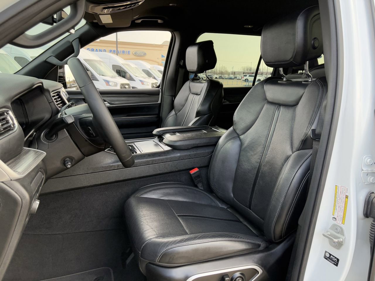 Used 2024 Jeep Wagoneer L Series II image 27