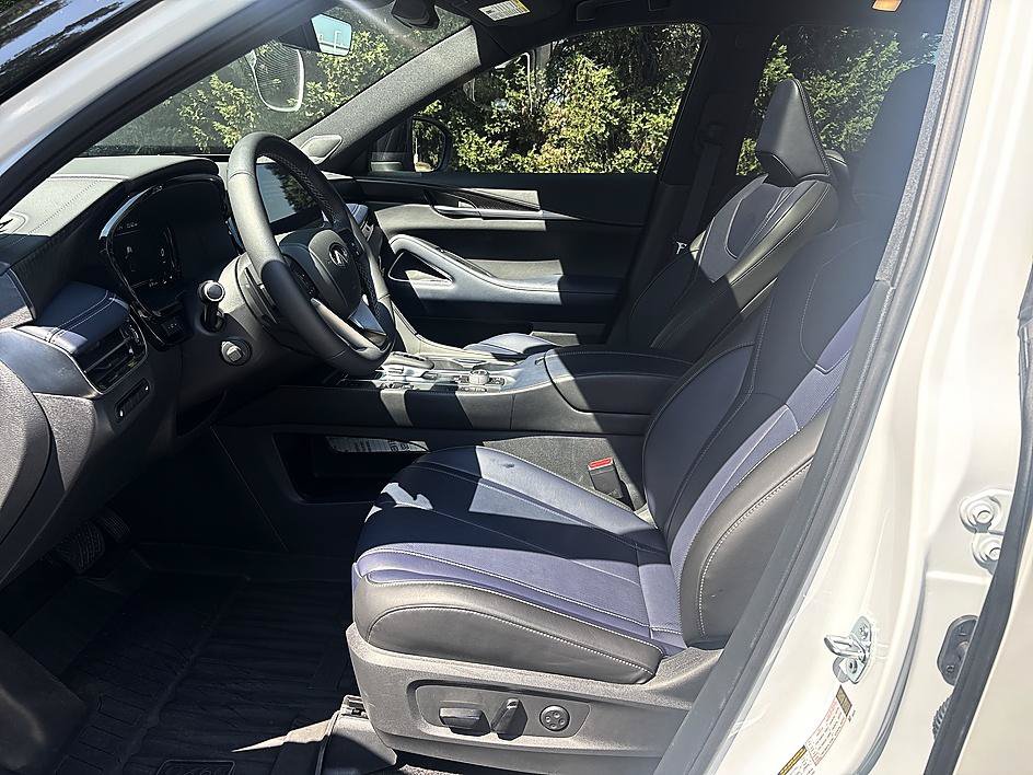 Certified 2026 INFINITI QX60 Sport w/ Dark Cargo Package AWD/4WD image 6