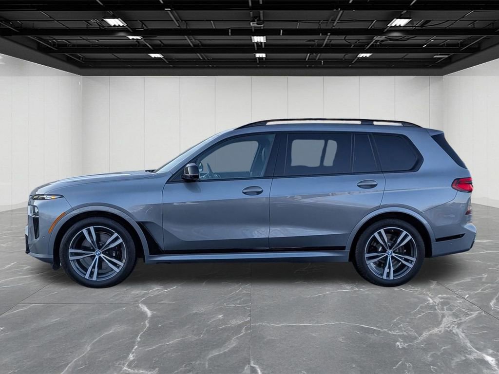 Used 2025 BMW X7 M60i w/ Climate Comfort Package AWD/4WD image 2