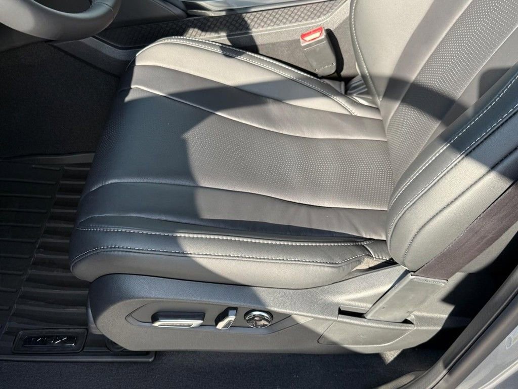 Certified 2026 Acura MDX w/ Technology Package image 13