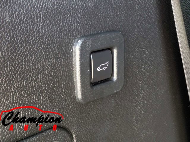 Used 2017 Lincoln Navigator Select image 17