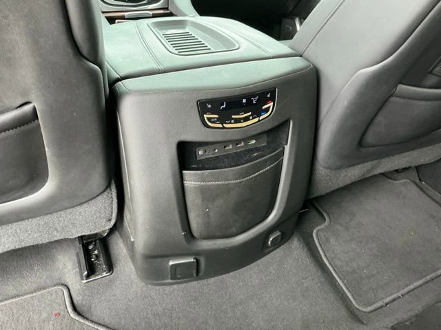 Used 2019 Cadillac Escalade Premium Luxury image 40