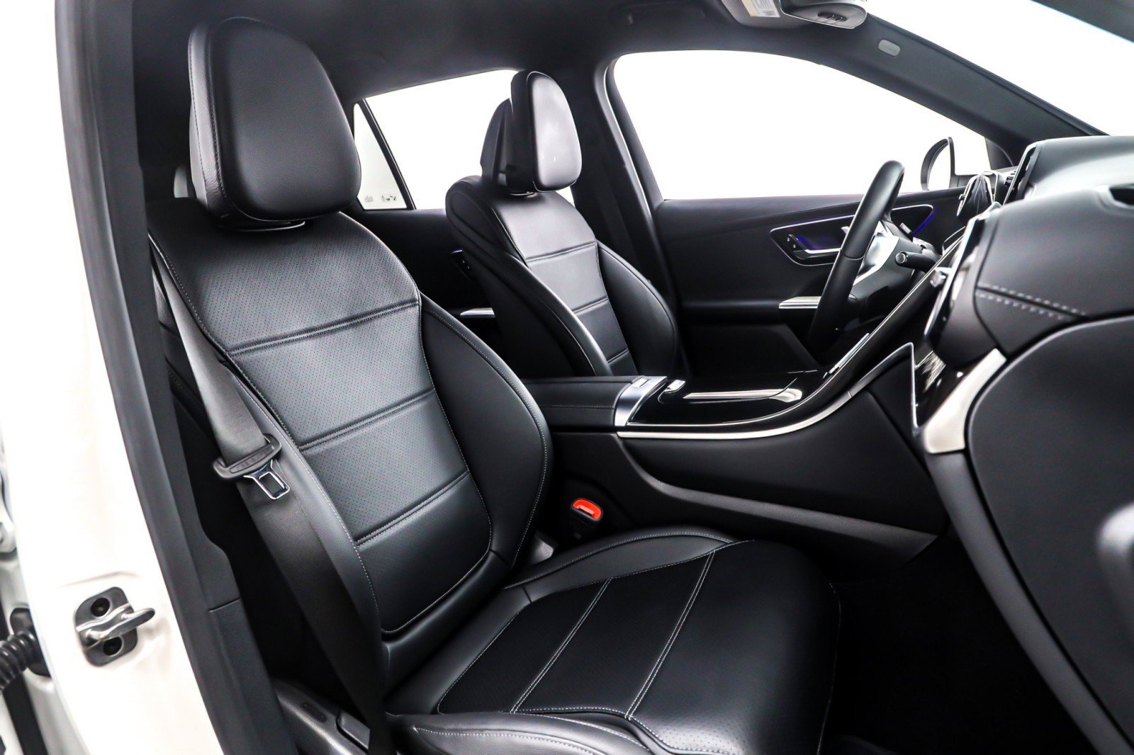 Certified 2025 Mercedes-Benz GLC 300 image 9