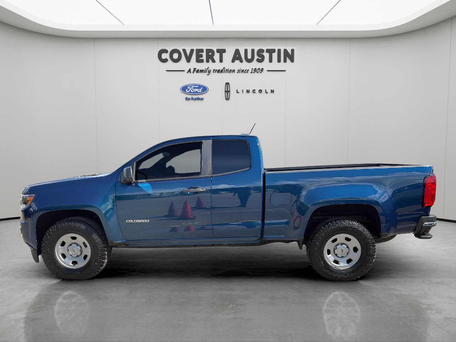 Used 2020 Chevrolet Colorado W/T w/ WT Convenience Package RWD image 2
