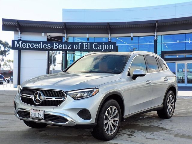 Used 2025 Mercedes-Benz GLC 300 image 1