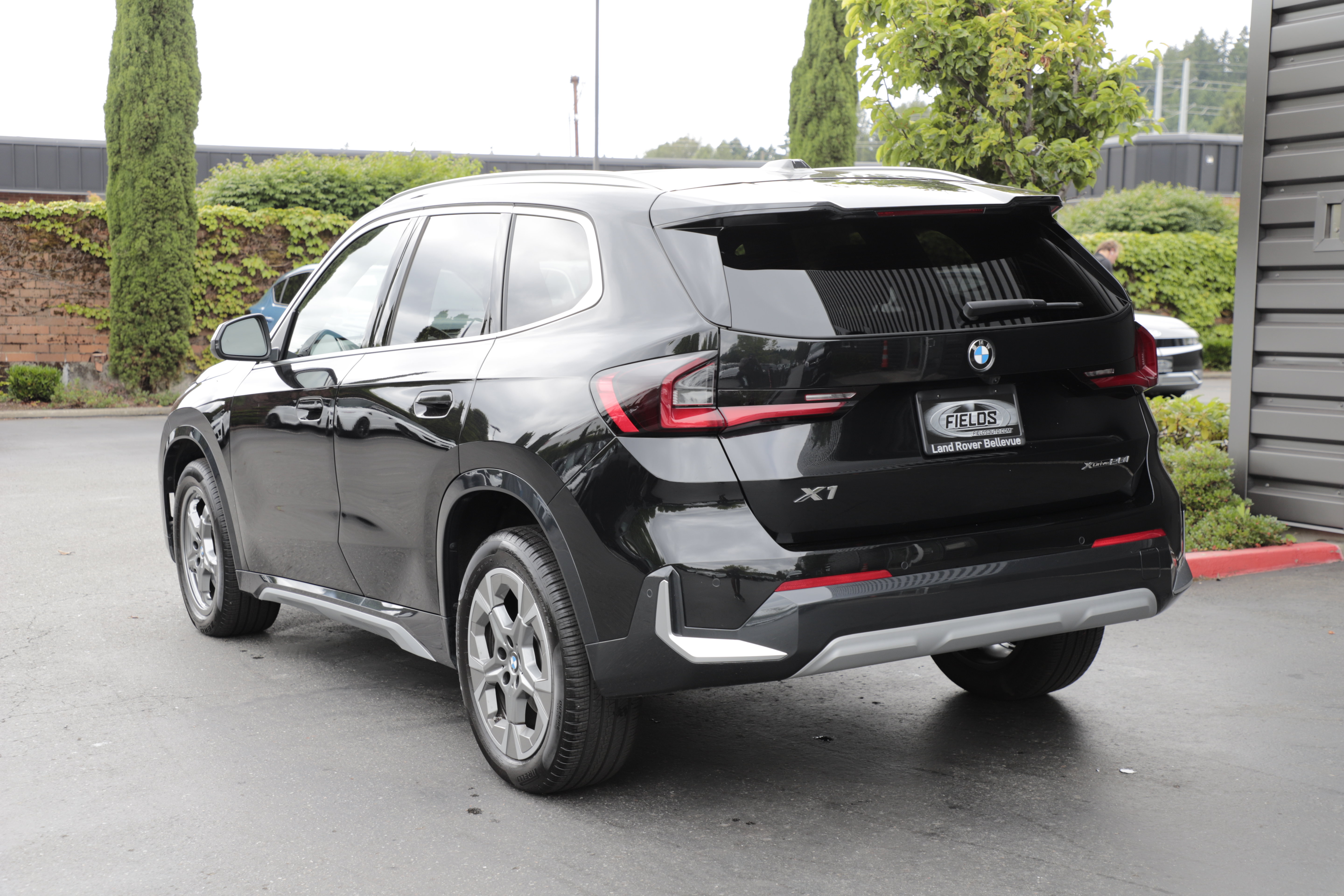 Used 2025 BMW X1 xDrive28i w/ Convenience Package AWD/4WD image 8
