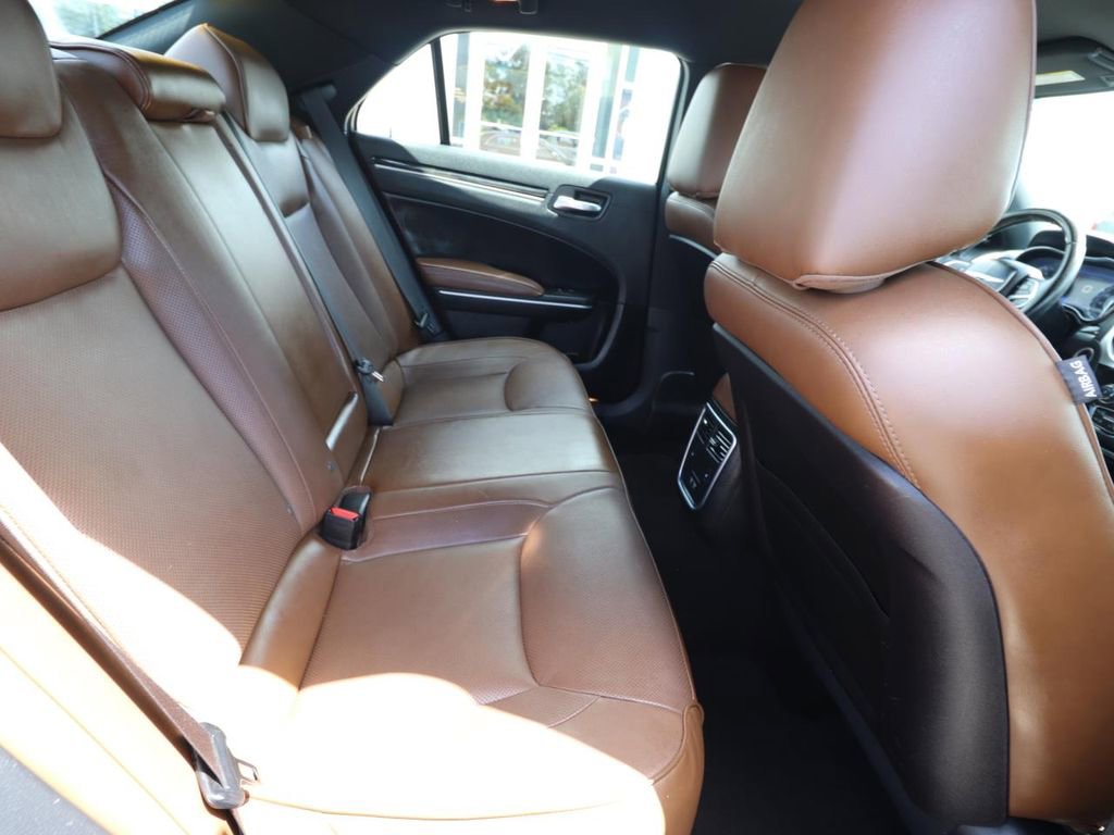 Used 2019 Chrysler 300 Limited RWD image 23