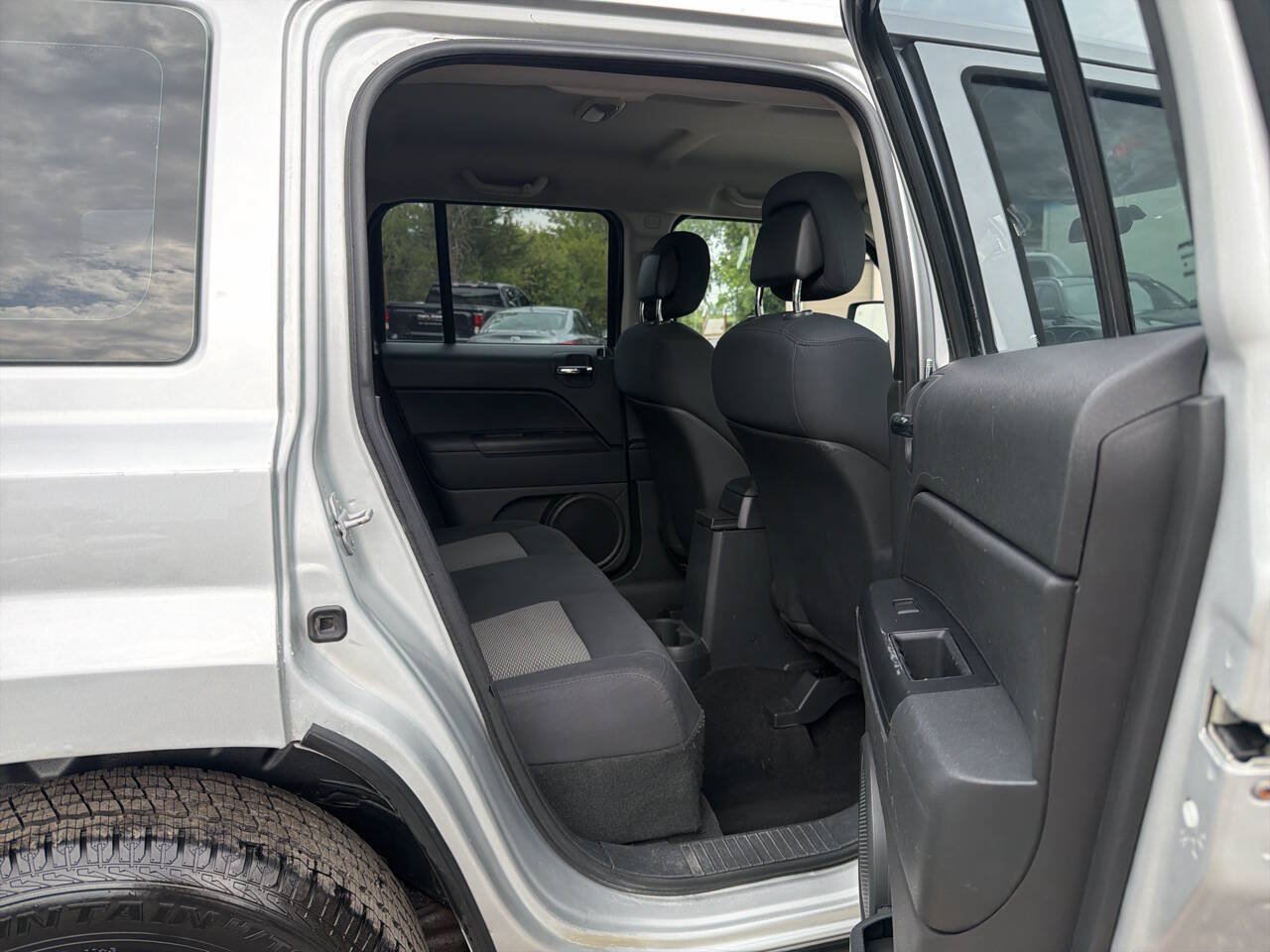 Used 2010 Jeep Patriot Sport w/ PWR Equipment Group FWD image 24