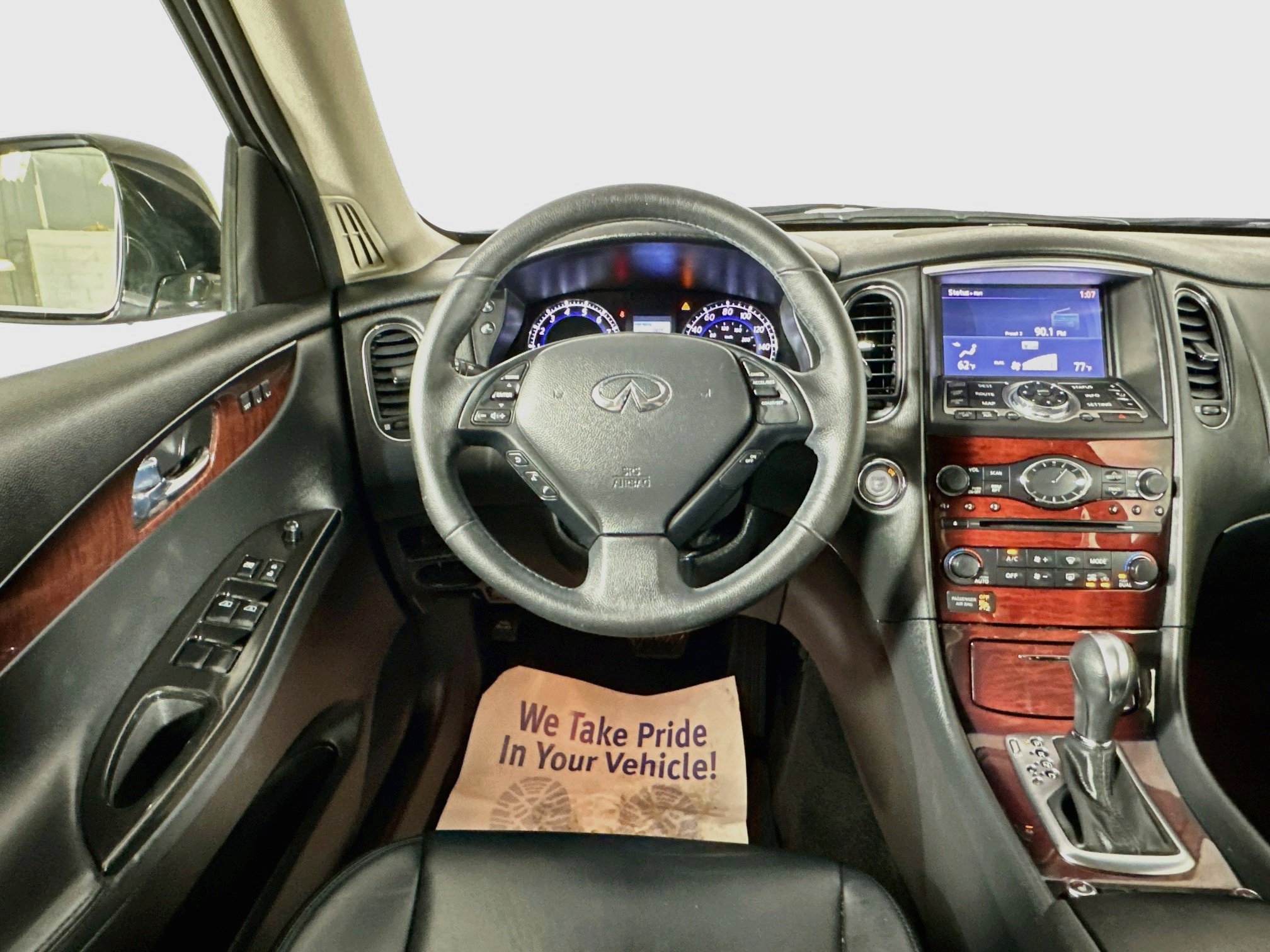 Used 2017 INFINITI QX50 AWD w/ Premium Plus Package image 23