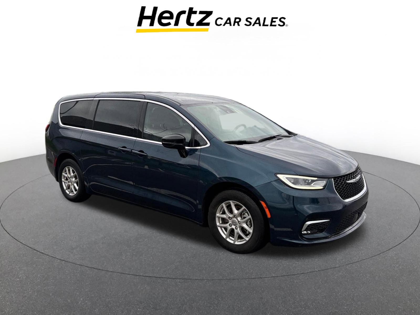 Used 2025 Chrysler Pacifica Select image 1