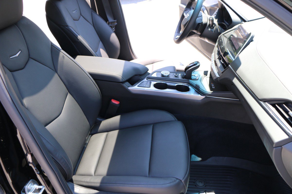 Used 2026 Cadillac CT4 Premium Luxury RWD image 32