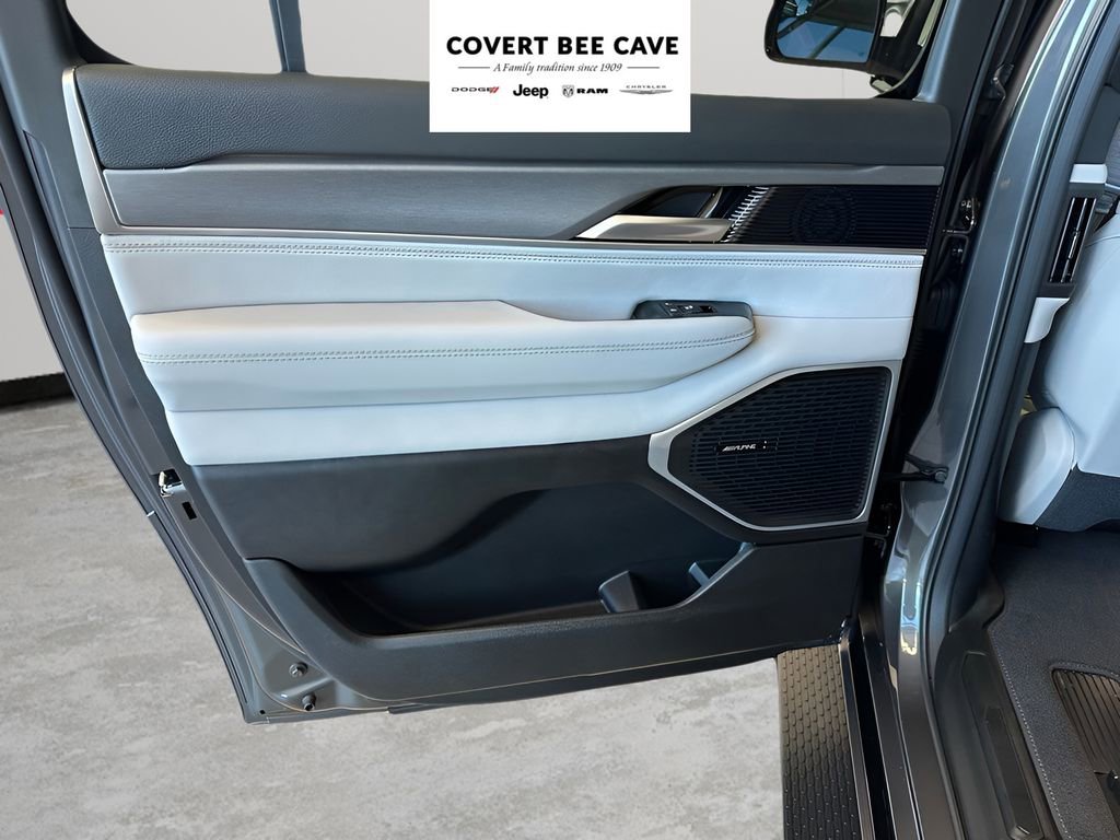 New 2026 Jeep Grand Wagoneer L 4WD image 13