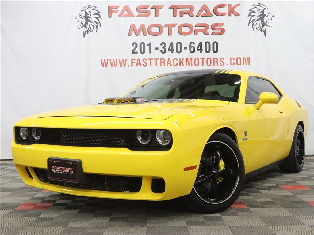 Used 2018 Dodge Challenger R/T Scat Pack RWD image 2
