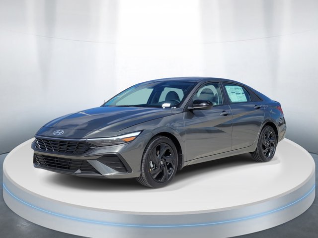 New 2026 Hyundai Elantra SEL Sport FWD image 2