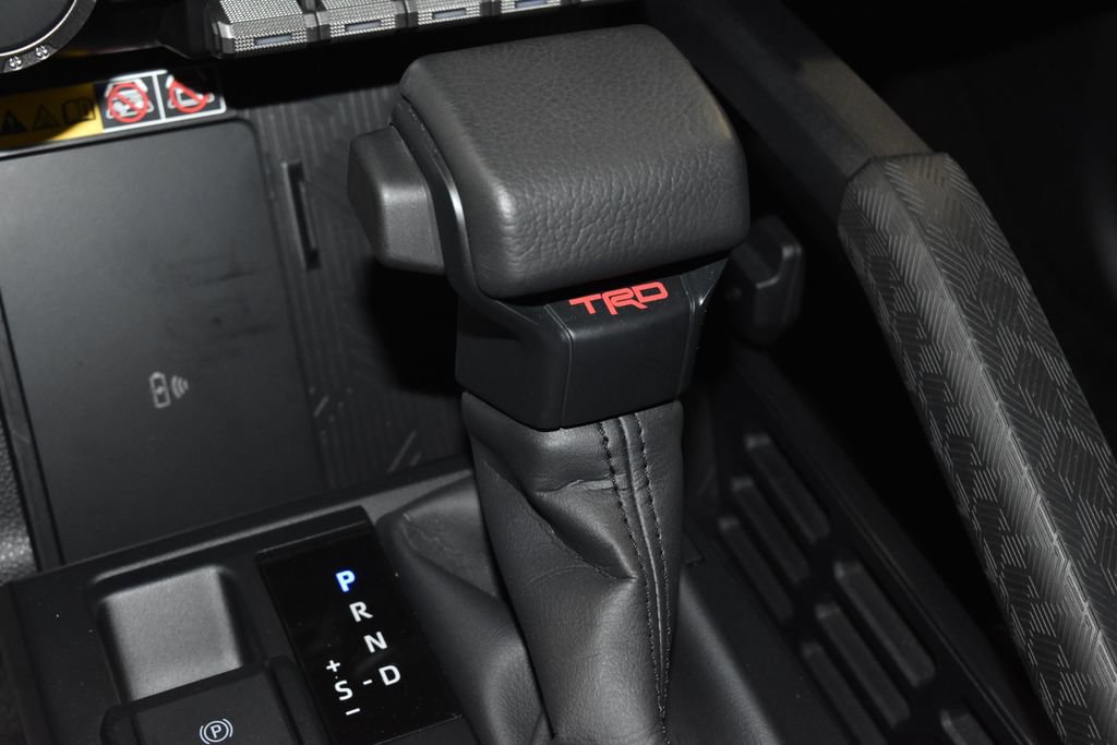 Used 2025 Toyota 4Runner TRD Off-Road Premium AWD/4WD image 17
