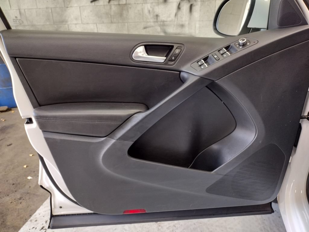 Used 2014 Volkswagen Tiguan SE AWD/4WD image 18