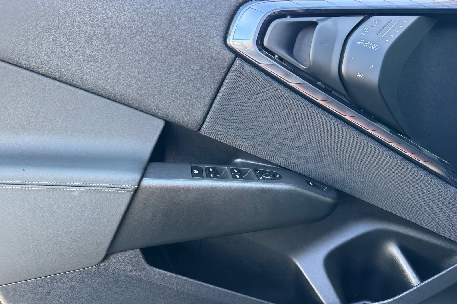 Used 2025 BMW X3 xDrive30i w/ Premium Package image 12