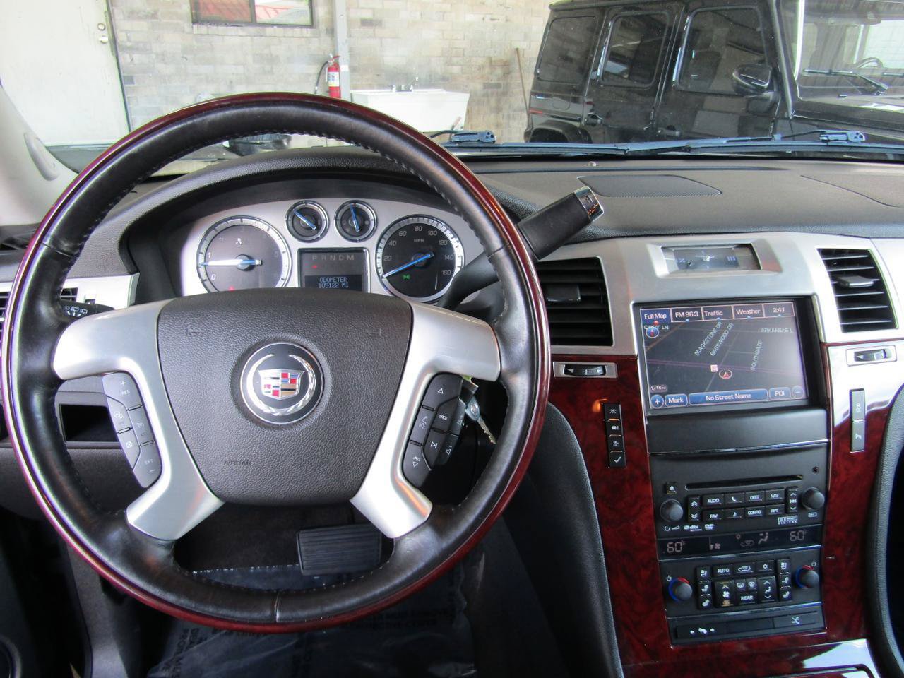 Used 2013 Cadillac Escalade Premium AWD/4WD image 19