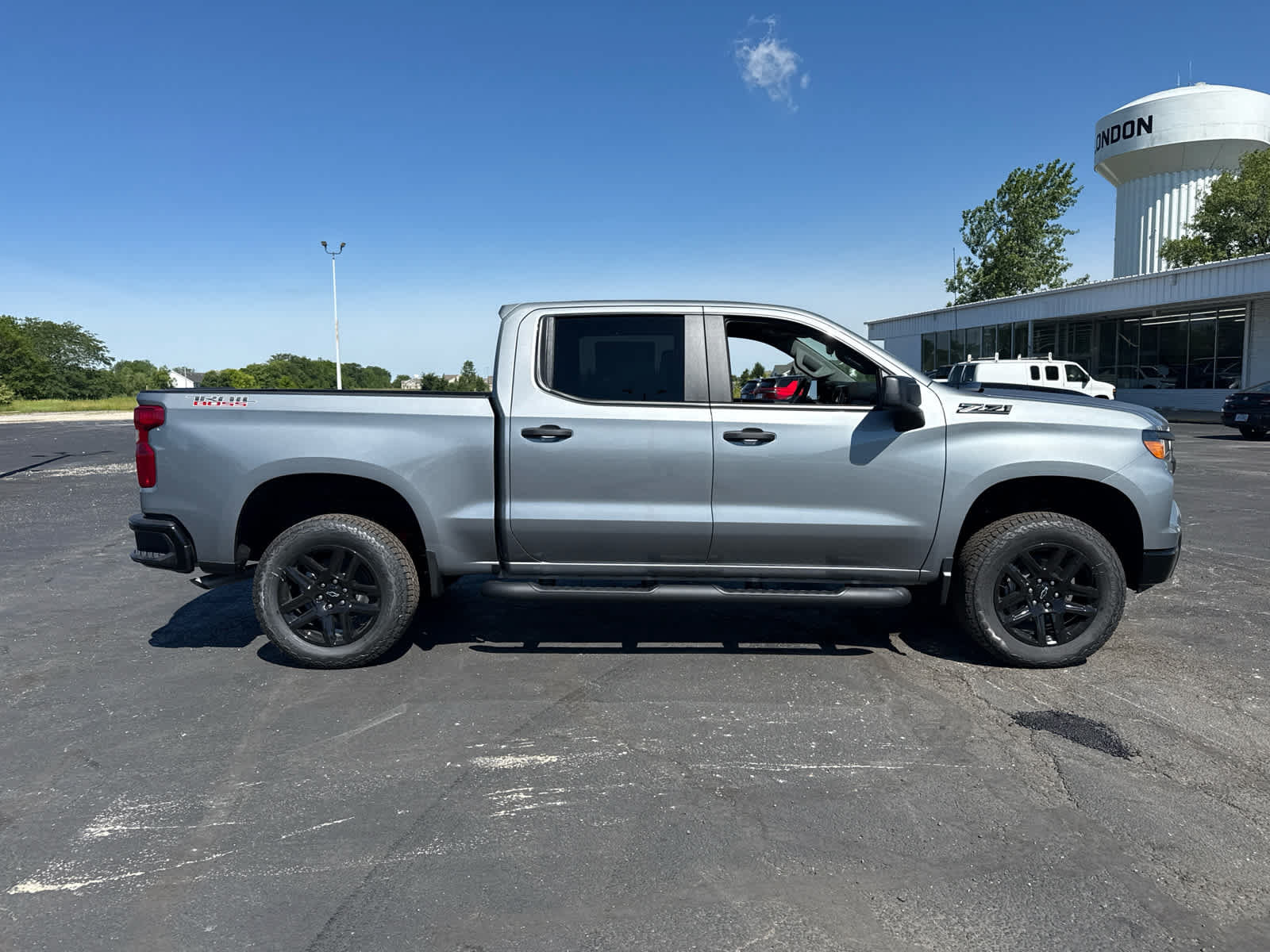 New 2026 Chevrolet Silverado 1500 Custom Trail Boss w/ Turbomax Blackout Package AWD/4WD image 6