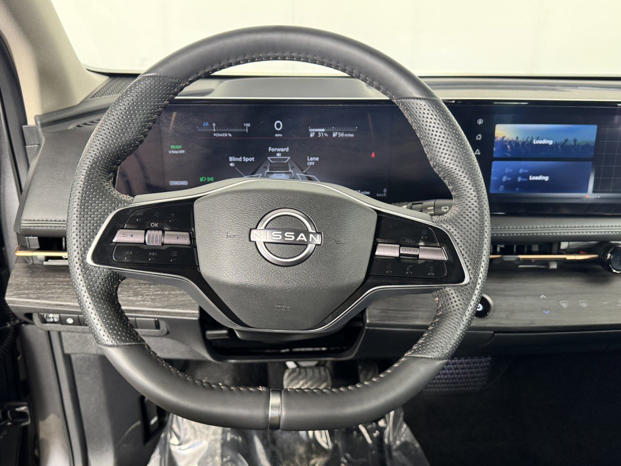 Used 2024 Nissan Ariya AWD image 18