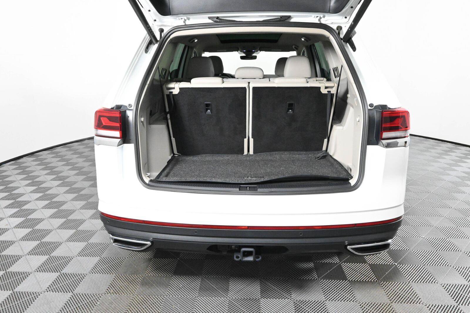 Certified 2025 Volkswagen Atlas SEL AWD/4WD image 9