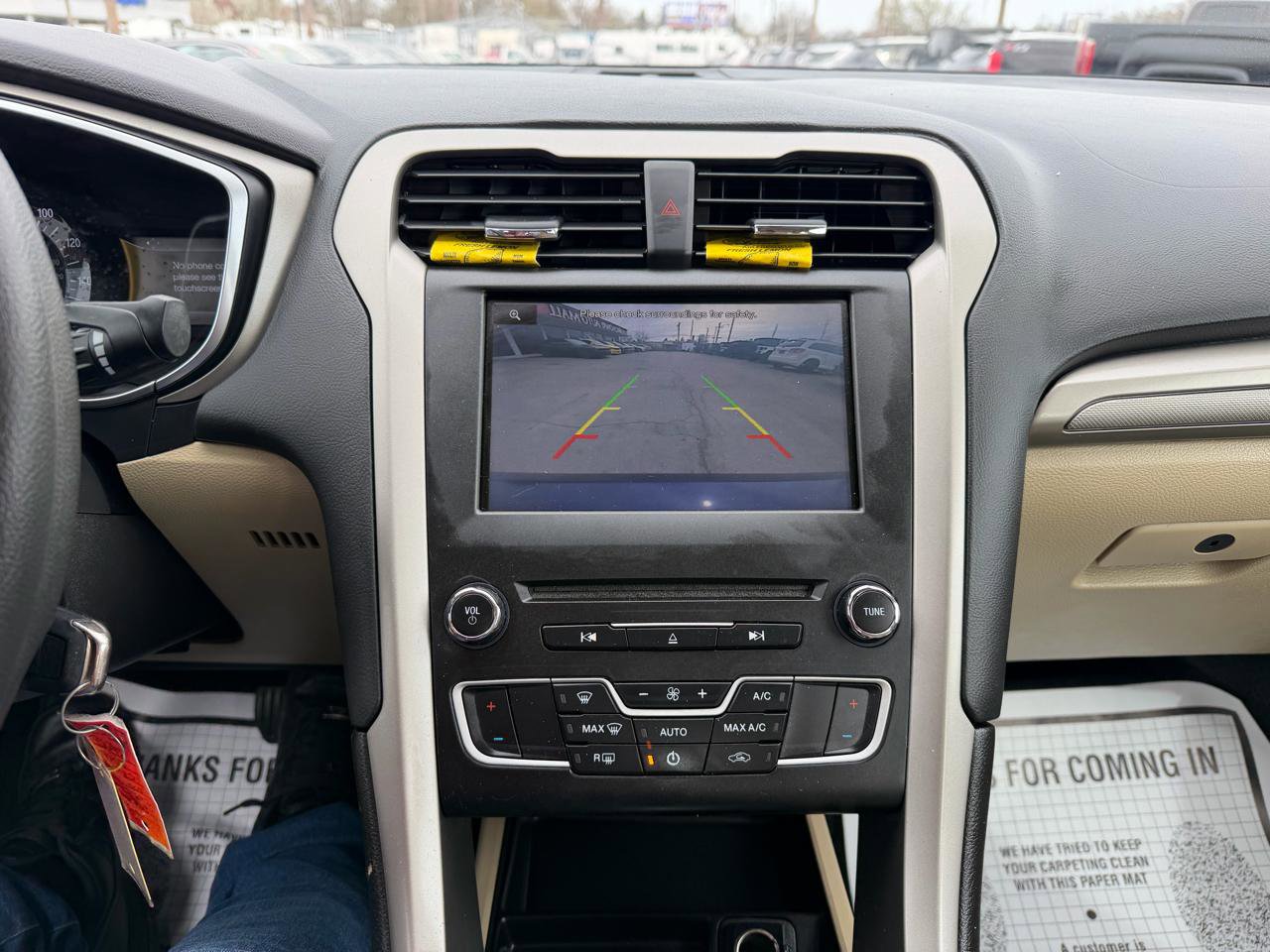 Used 2016 Ford Fusion SE image 17