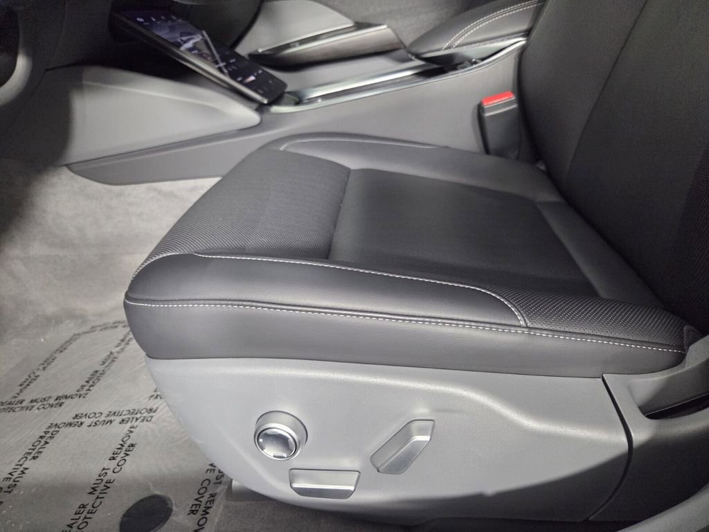 Used 2024 Lucid Air Pure RWD image 13