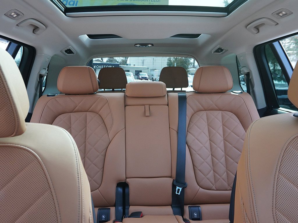 Used 2024 BMW X7 xDrive40i w/ Premium Package image 53