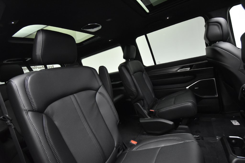 New 2027 Jeep Grand Wagoneer 4WD image 18