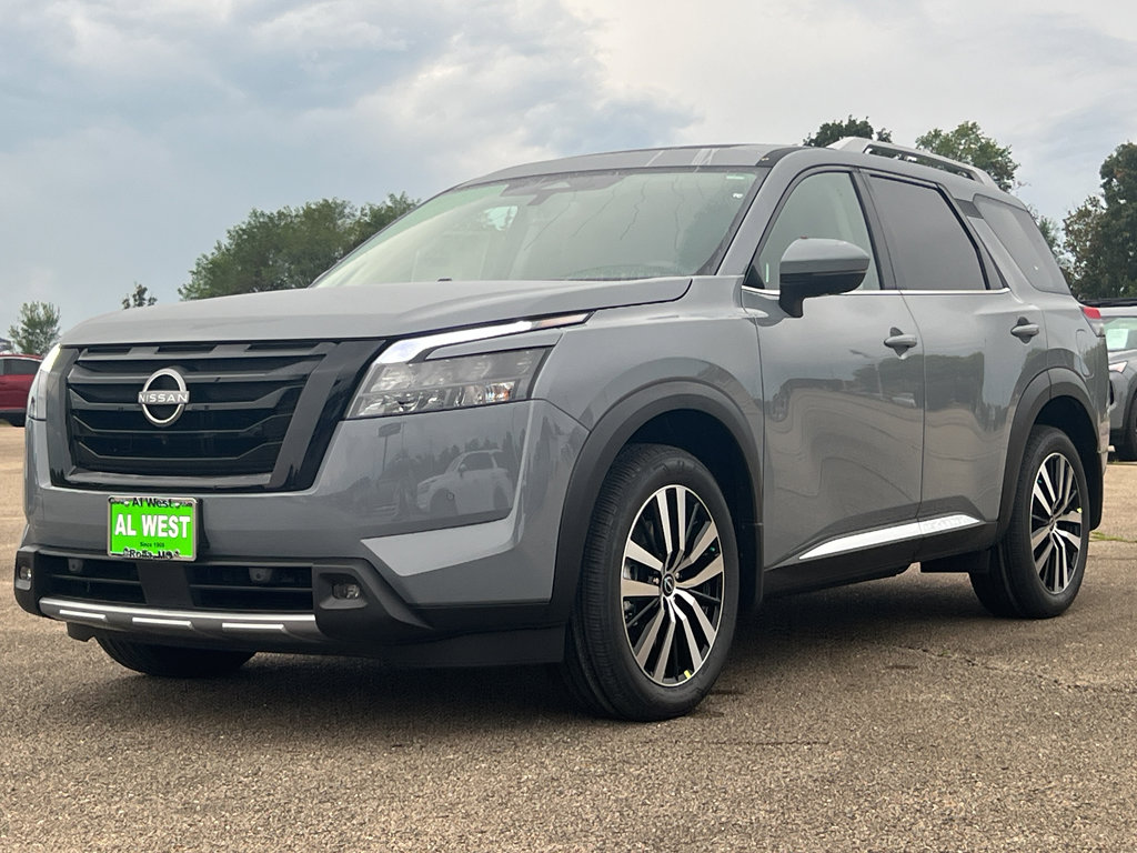 New 2025 Nissan Pathfinder Platinum image 3